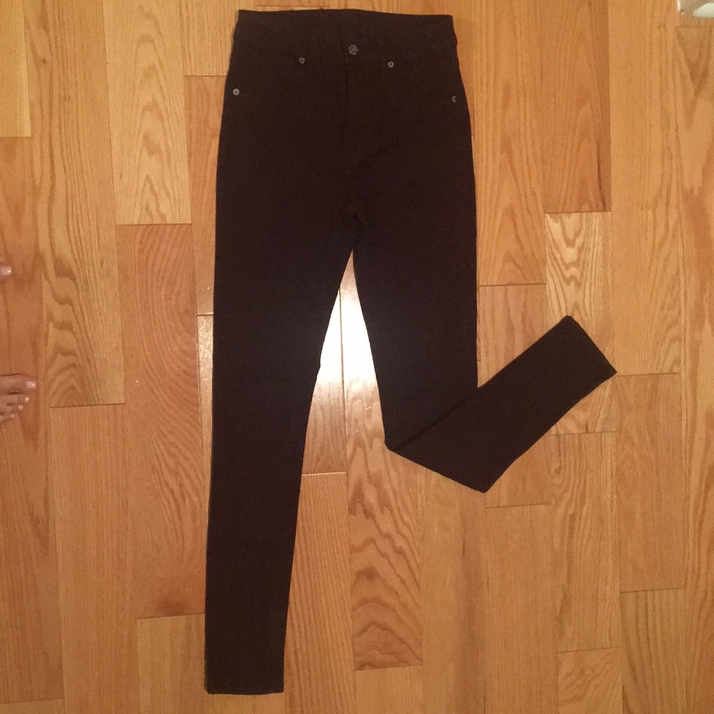 Never worn (tag on!) Burgundy Jeans